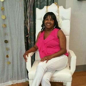 Meet your Posher, Beverly